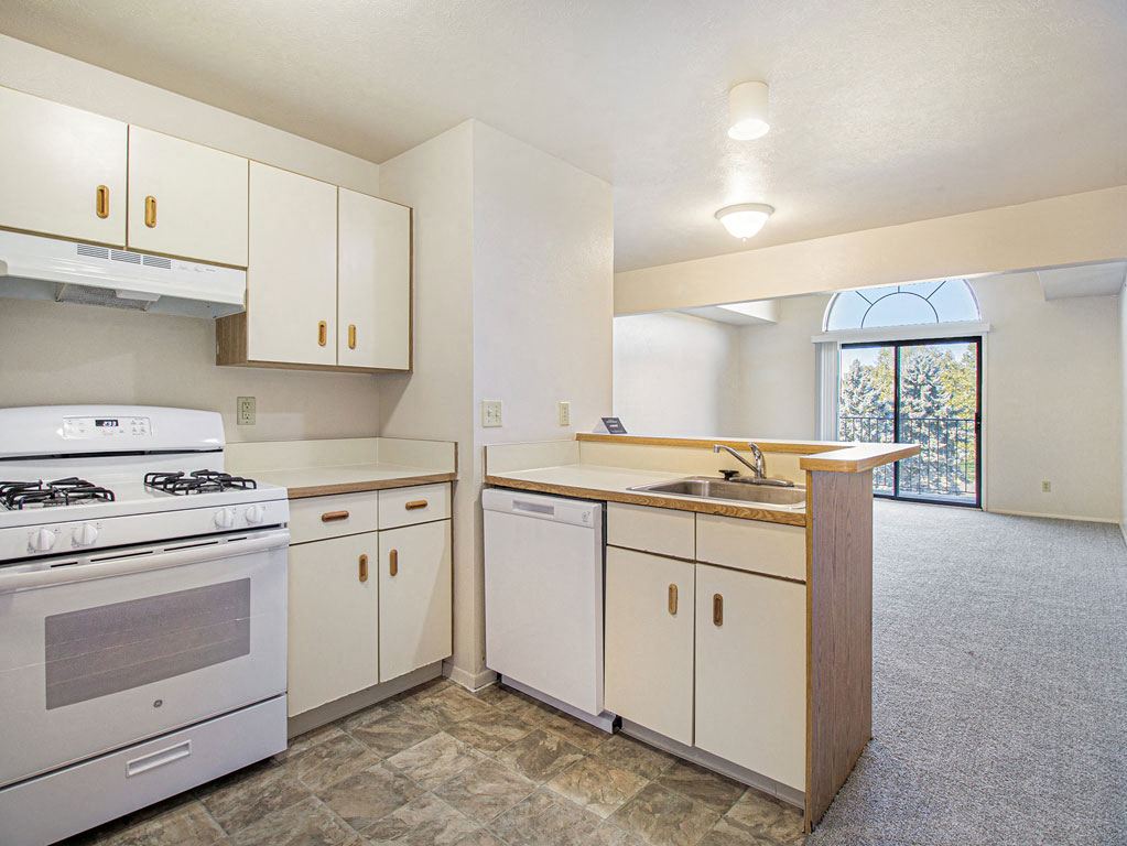 Gull Prairie/Gull Run Apartments and Townhomes 6 of 12