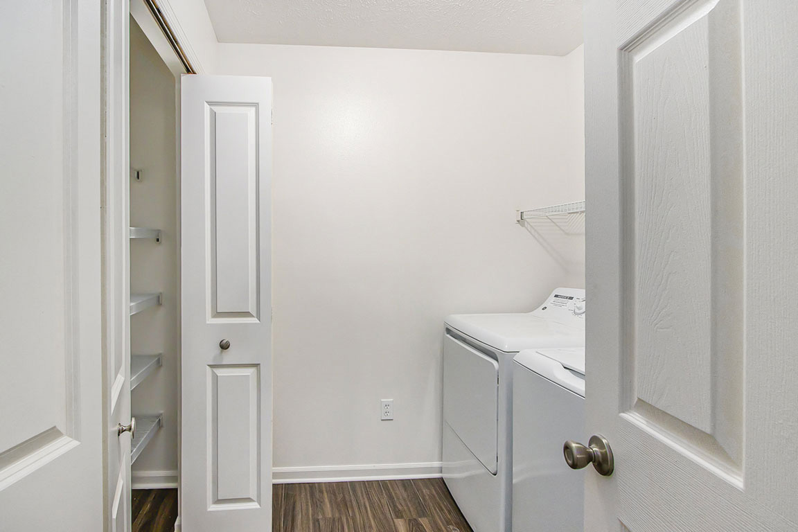 Laundry room at Foxwood and The Hermitage (4 of 4)