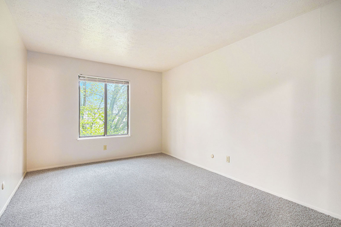 Hickory Village Apartments 10 of 12