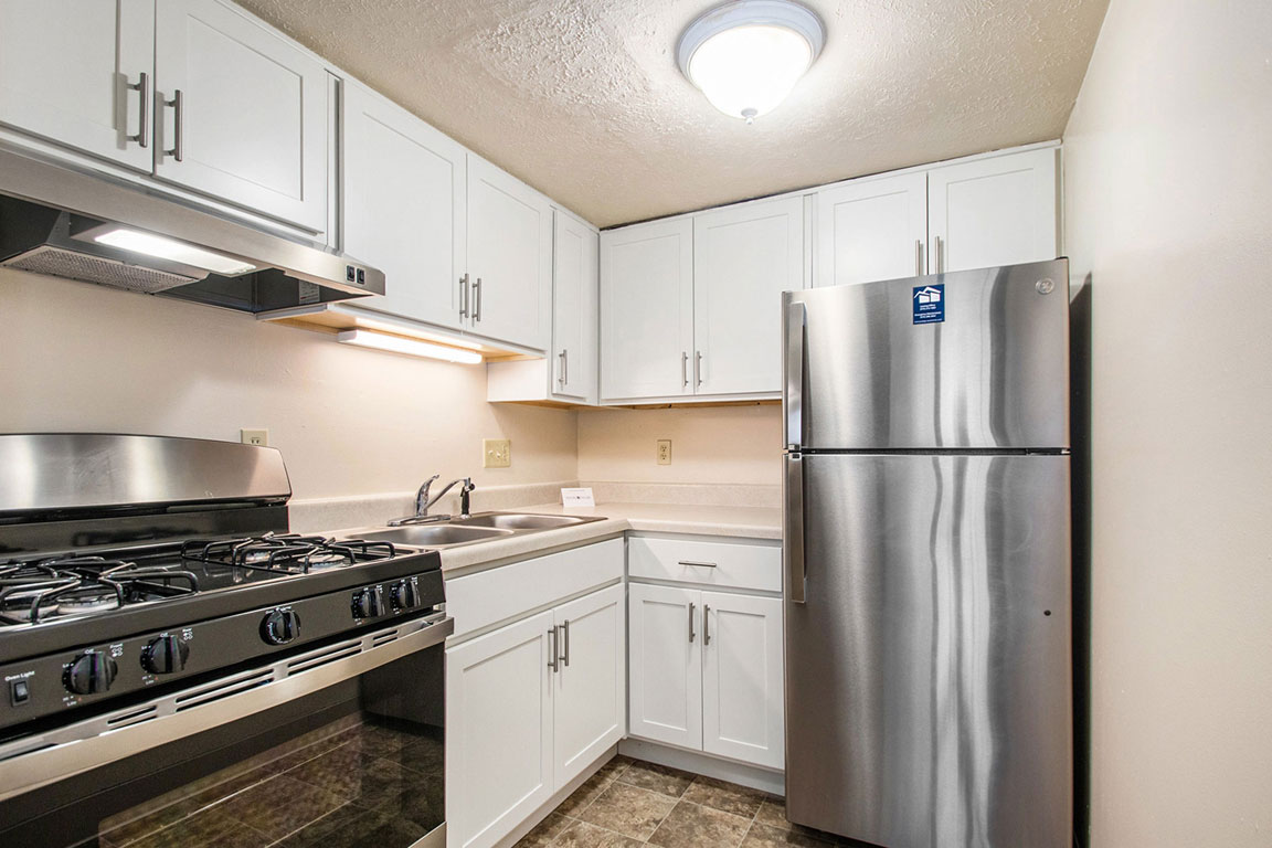 Hickory Village Apartments 4 of 12