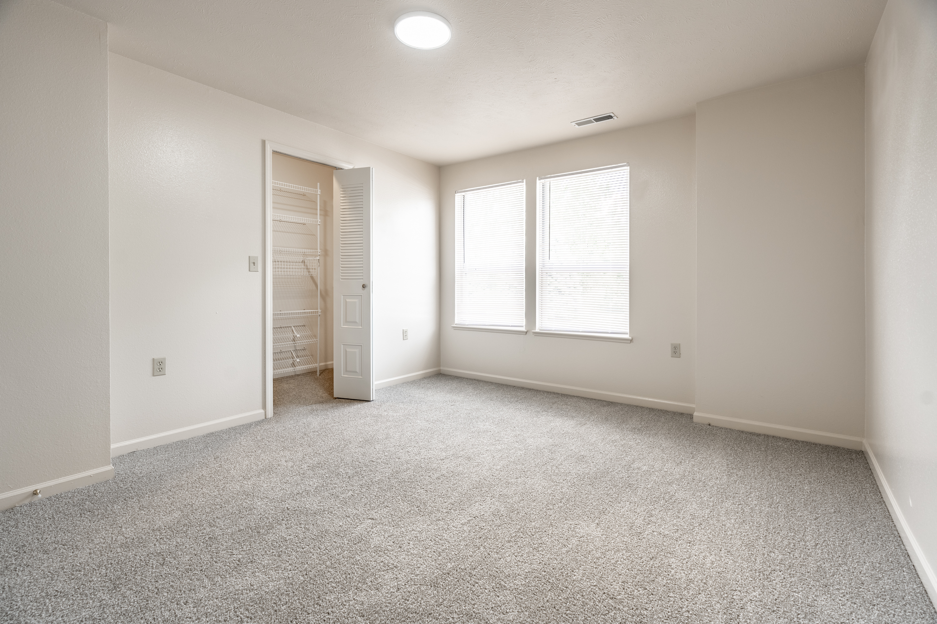 Huntington Cove Apartments 8 of 12