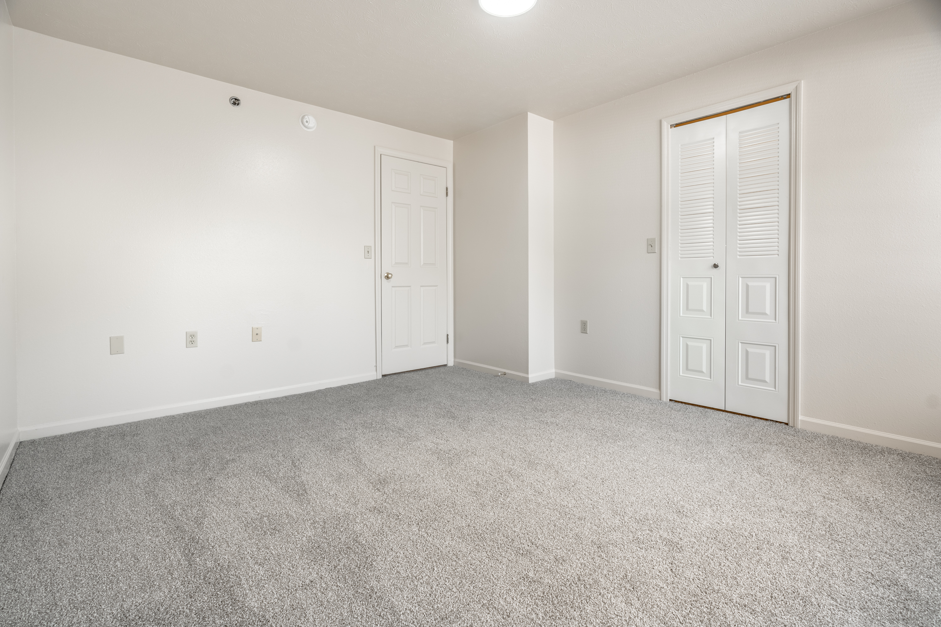 Huntington Cove Apartments 7 of 12