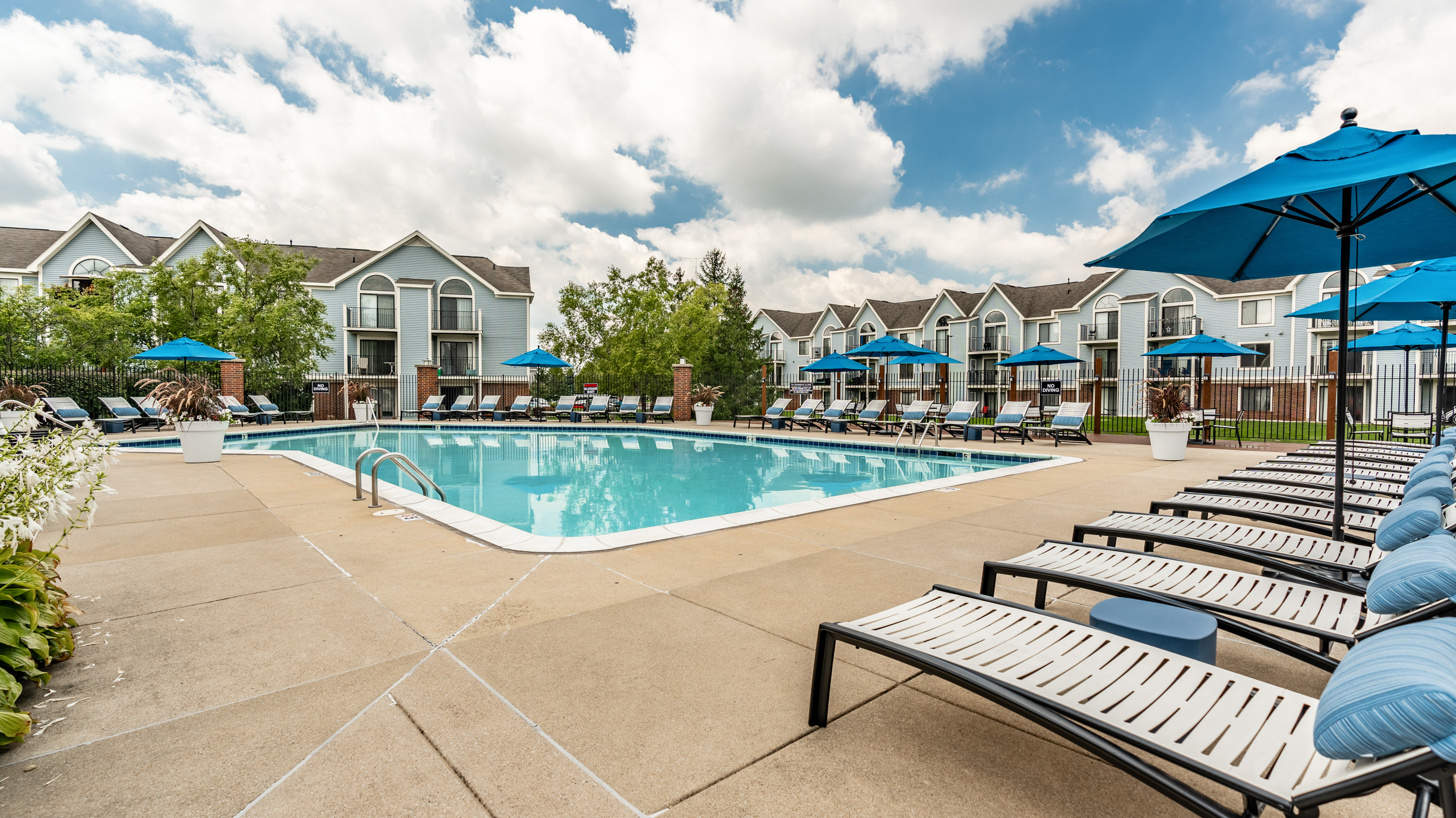Pool at Huntington Cove Apartments (2 of 3)