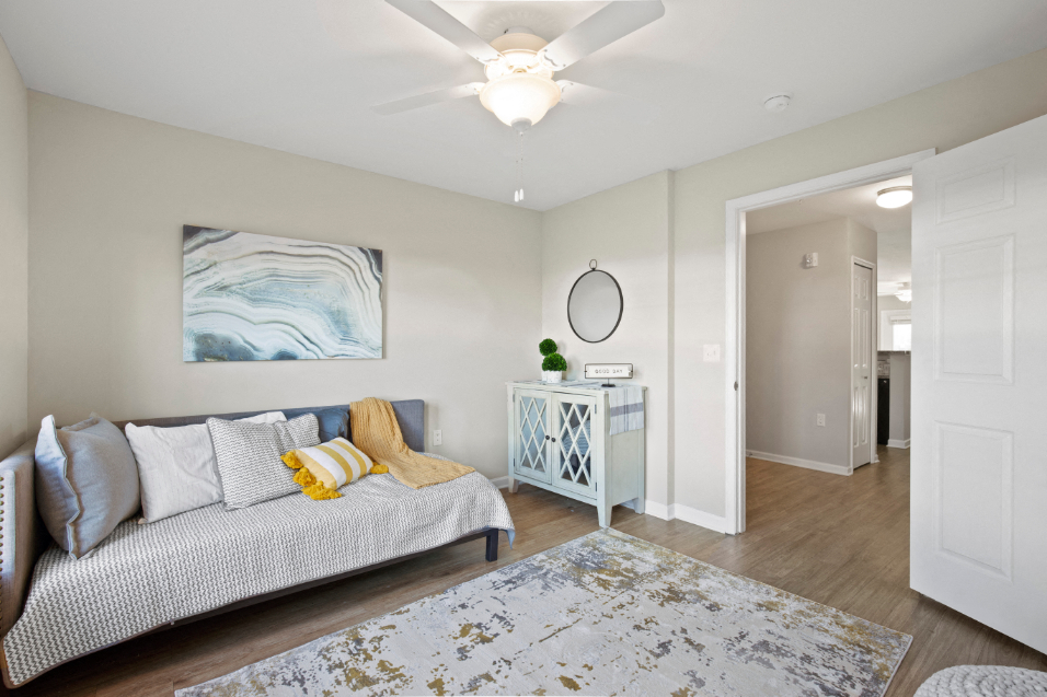 River Hills Apartments 7 of 12