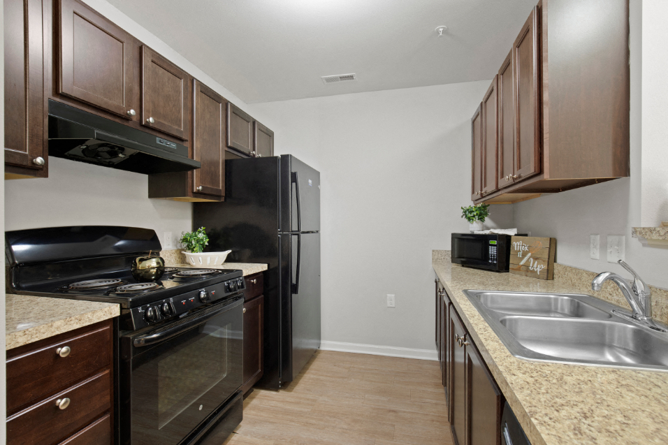 River Hills Apartments 4 of 12