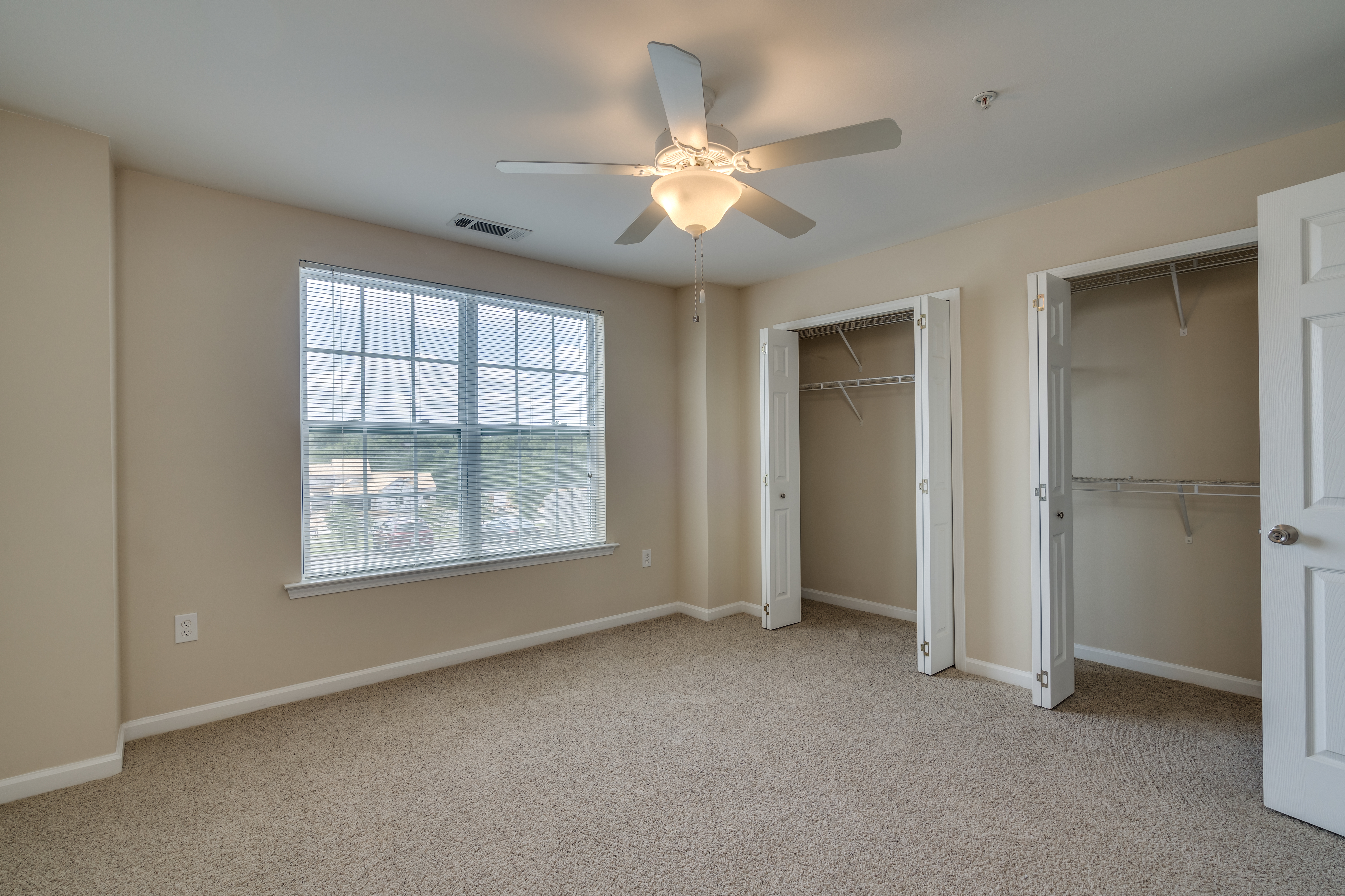 Killian Lakes Apartments and Townhomes 14 of 42