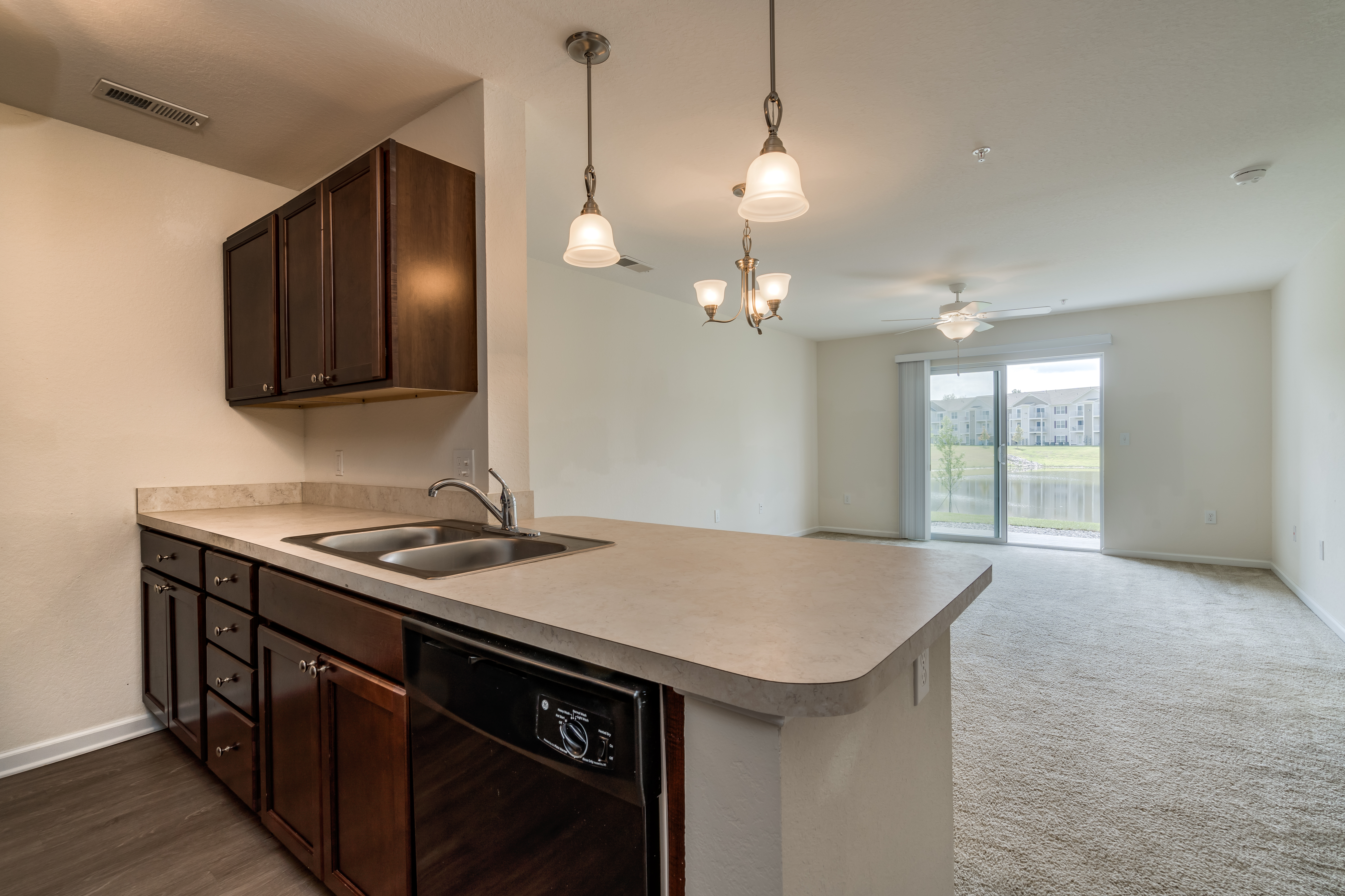 Killian Lakes Apartments and Townhomes 17 of 42