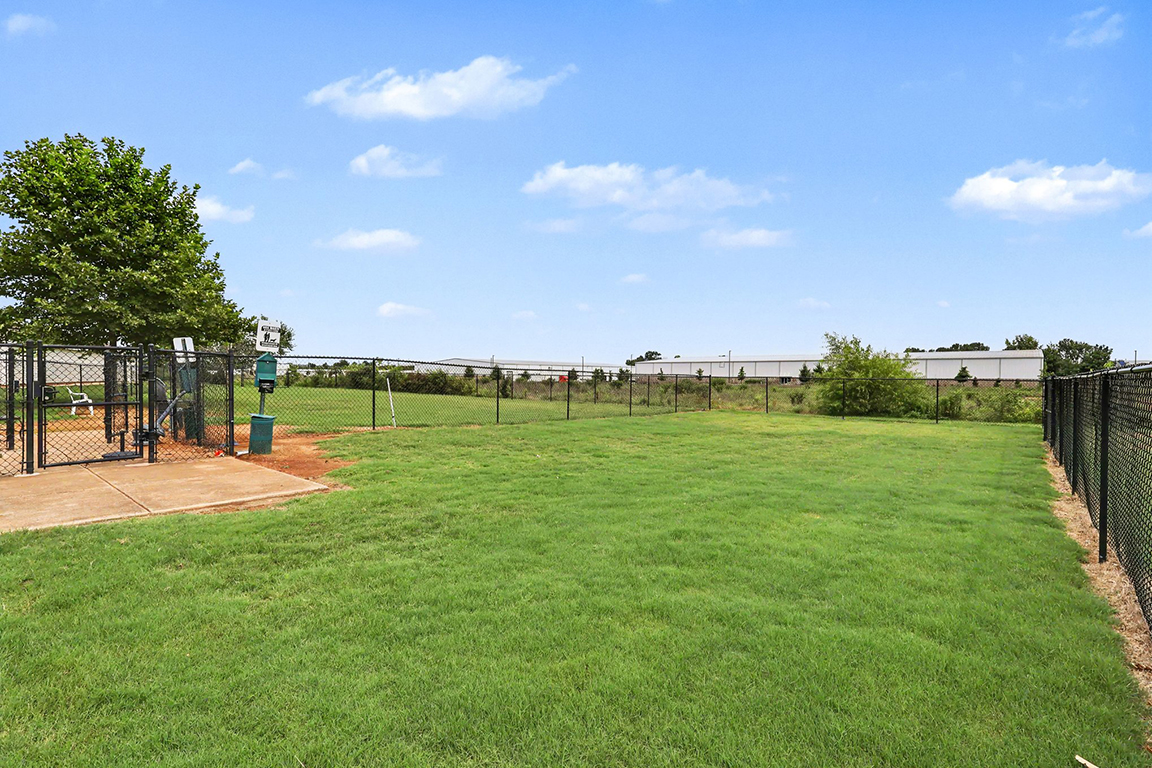 Dog park at Limestone Creek Apartment Homes (1 of 2)