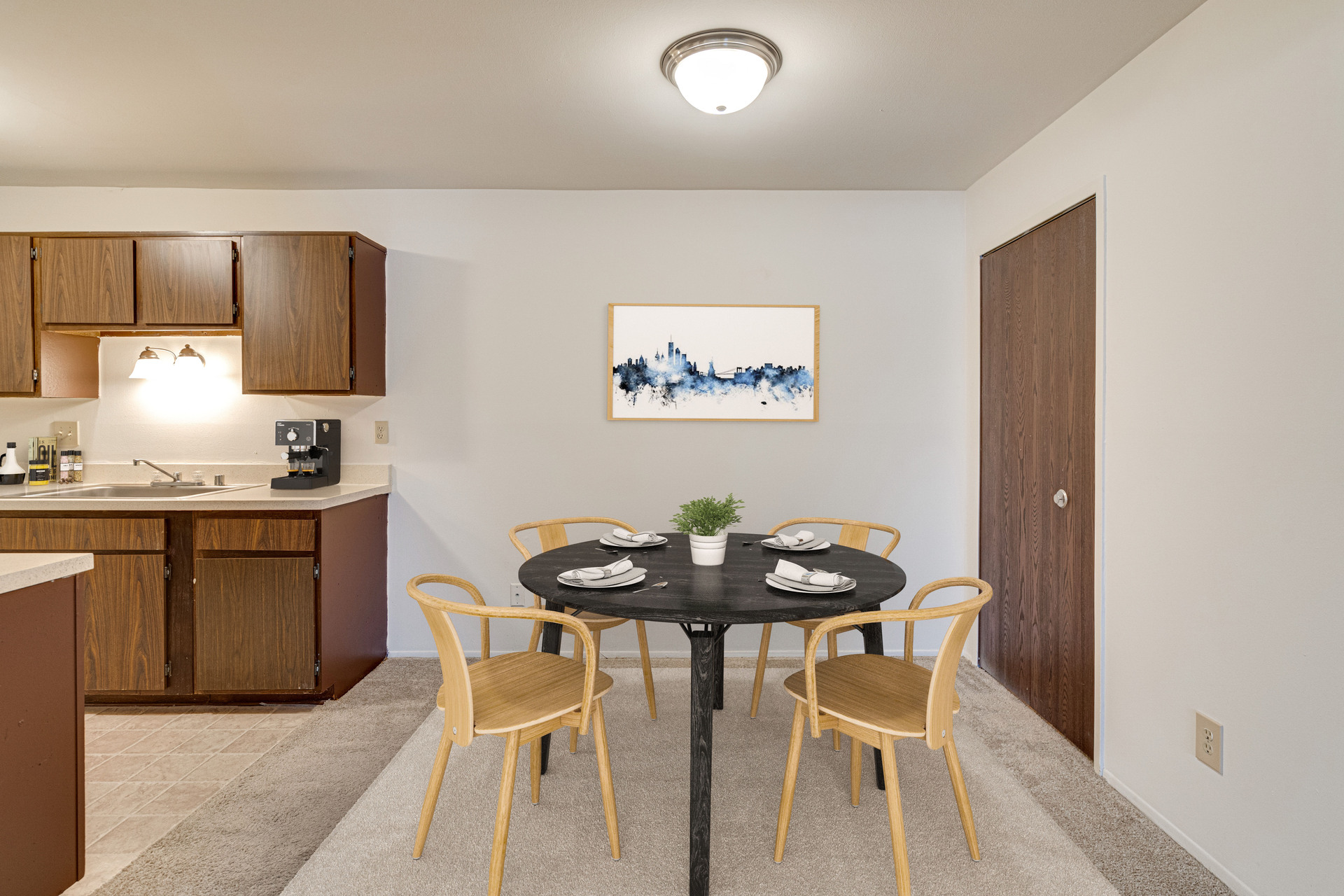 Fox Pointe Apartments 4 of 12
