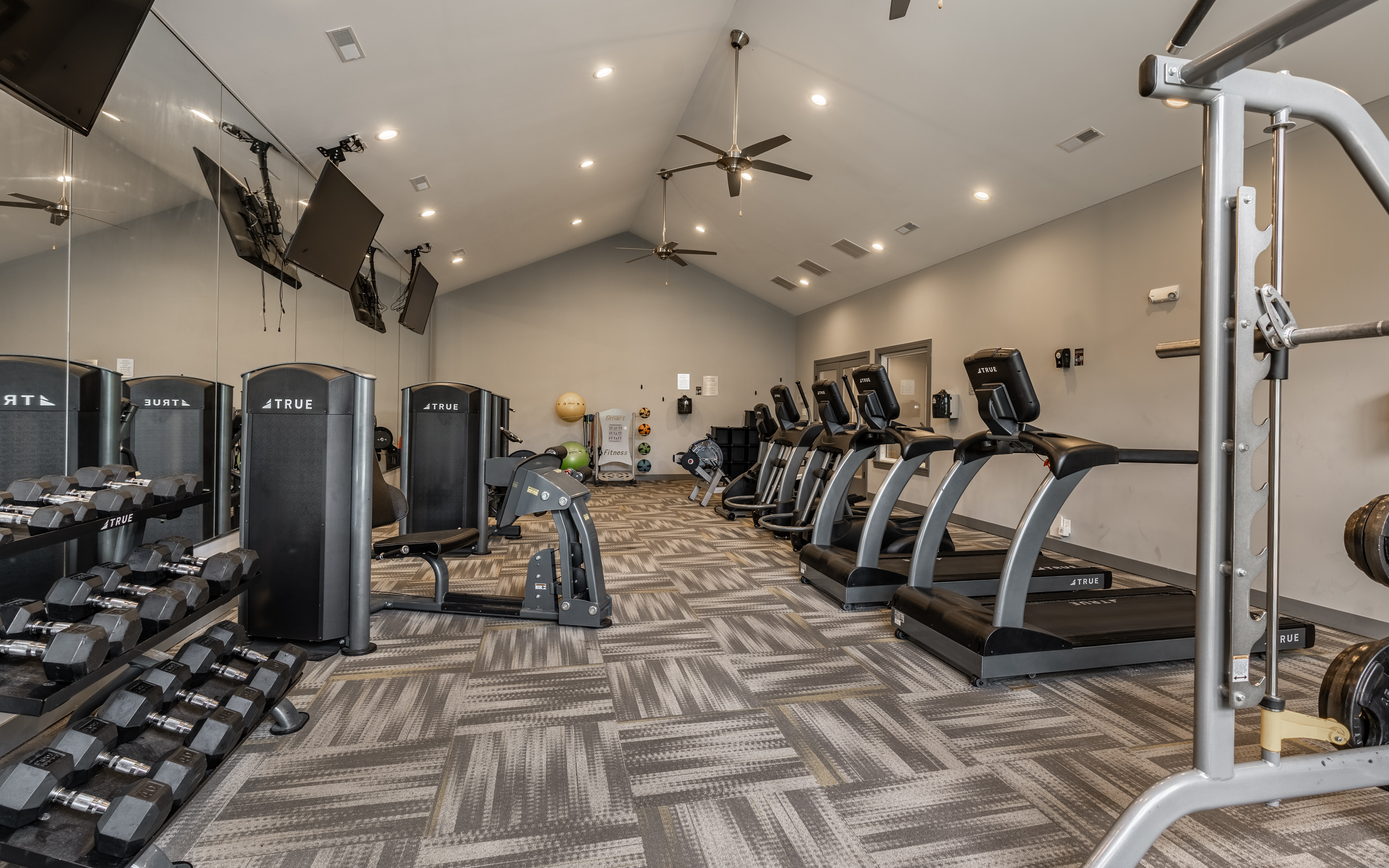 Gym at Mallard Bay Apartments (1 of 2)