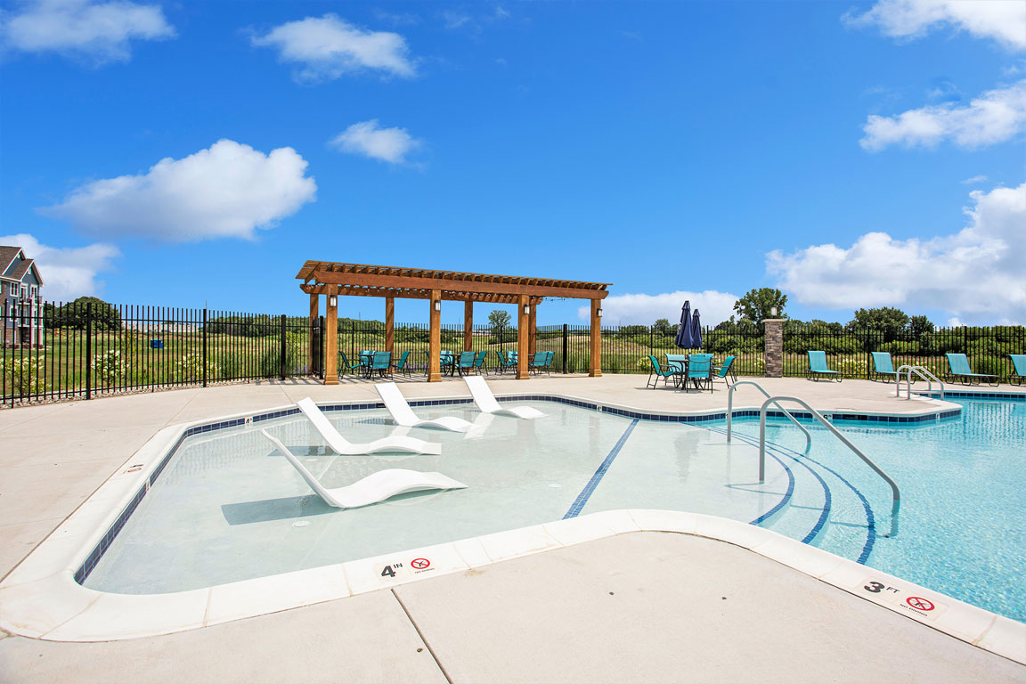 Pool at Meadowbrooke Apartment Homes (4 of 4)