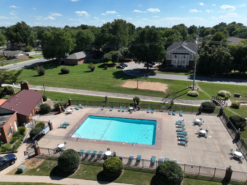 Pool at Old Monterey Apartments (1 of 3)