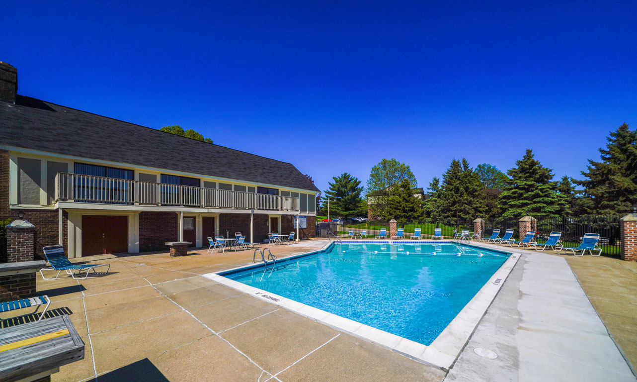 Pool at Mount Royal Townhomes