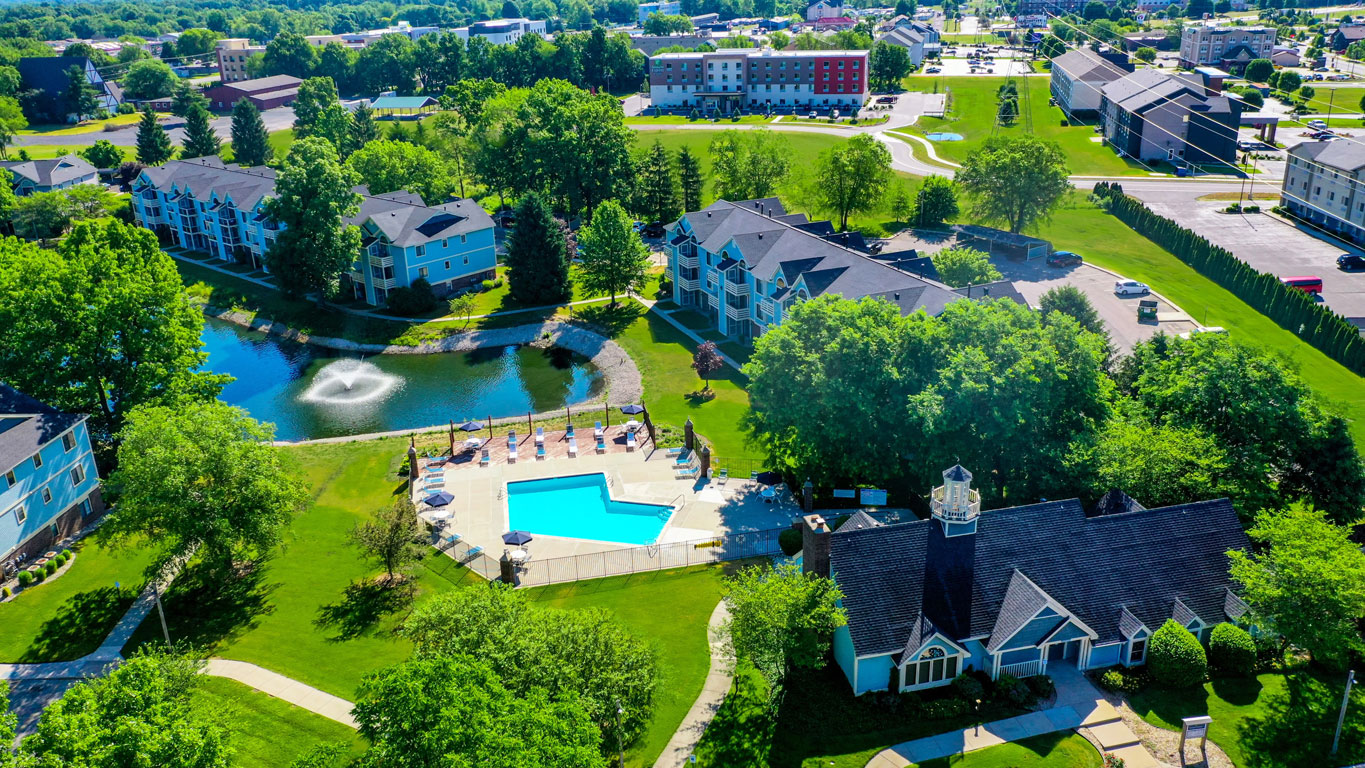 Pool at North Pointe Apartments (3 of 4)
