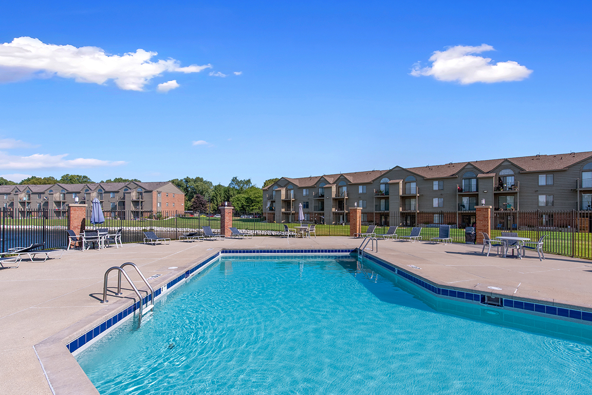 Pool at Oak Shores Apartments (4 of 5)