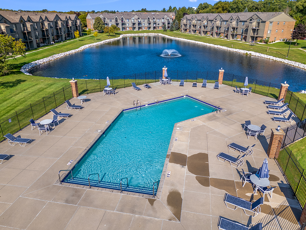 Pool at Oak Shores Apartments (1 of 5)