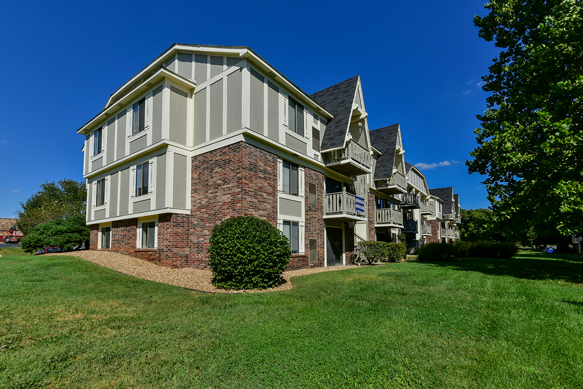 Old Monterey Apartments 48 of 57
