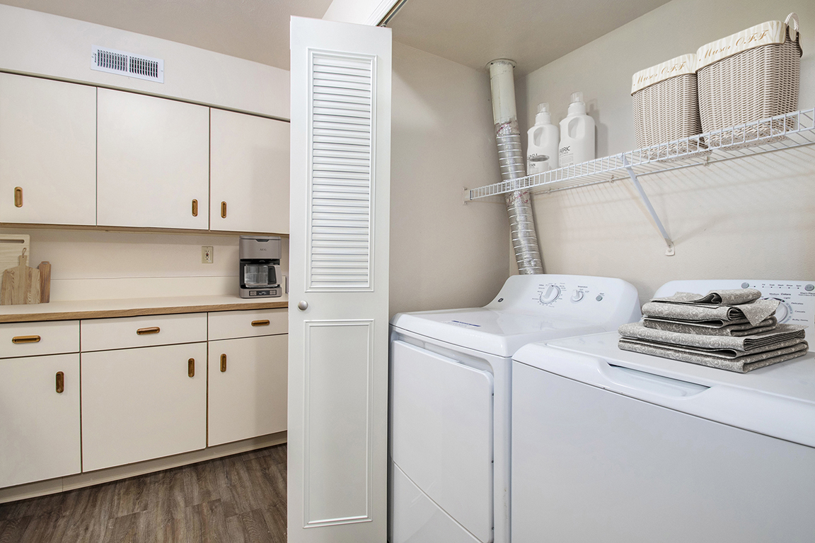 Orchard Lakes Apartments 7 of 12