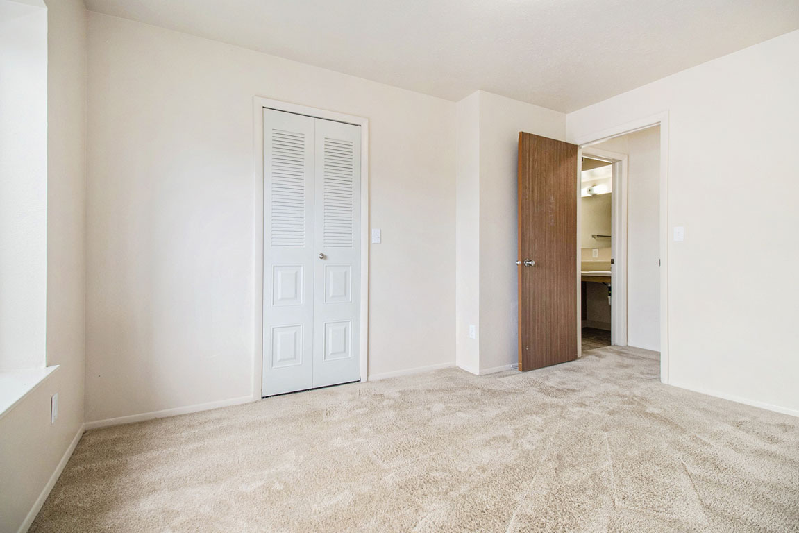 Pine Knoll Apartments 26 of 76