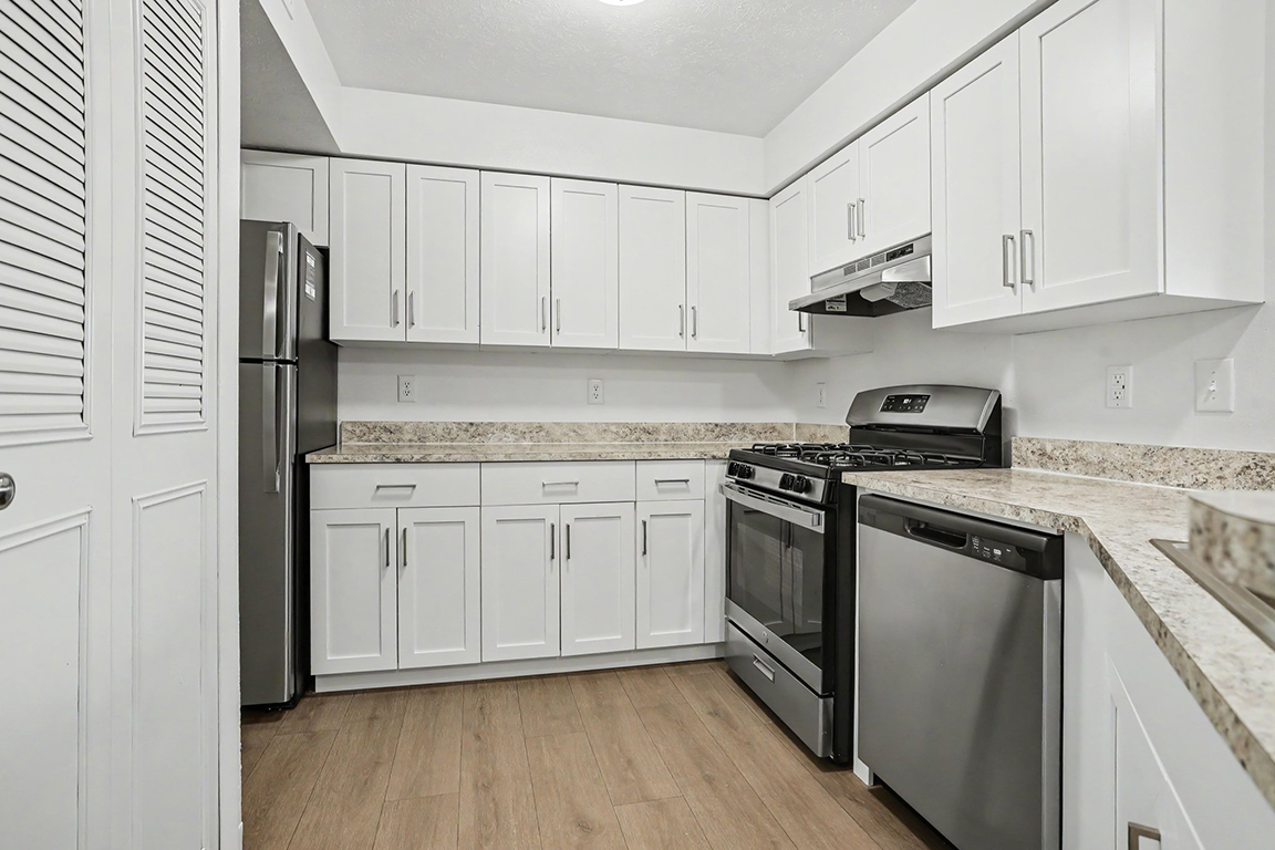 Pine Knoll Apartments 2 of 12