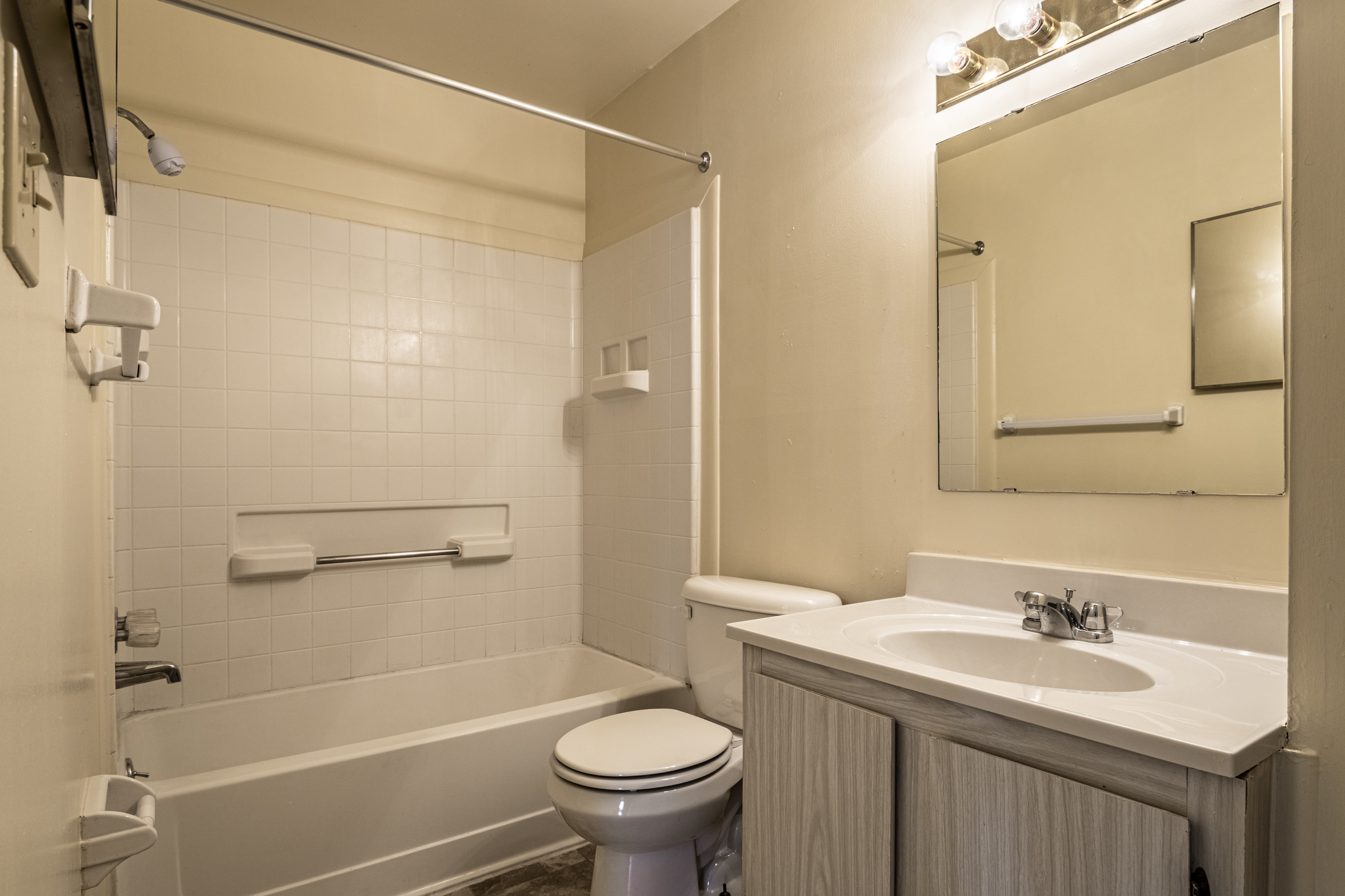 Scarborough Lake Apartments 13 of 26