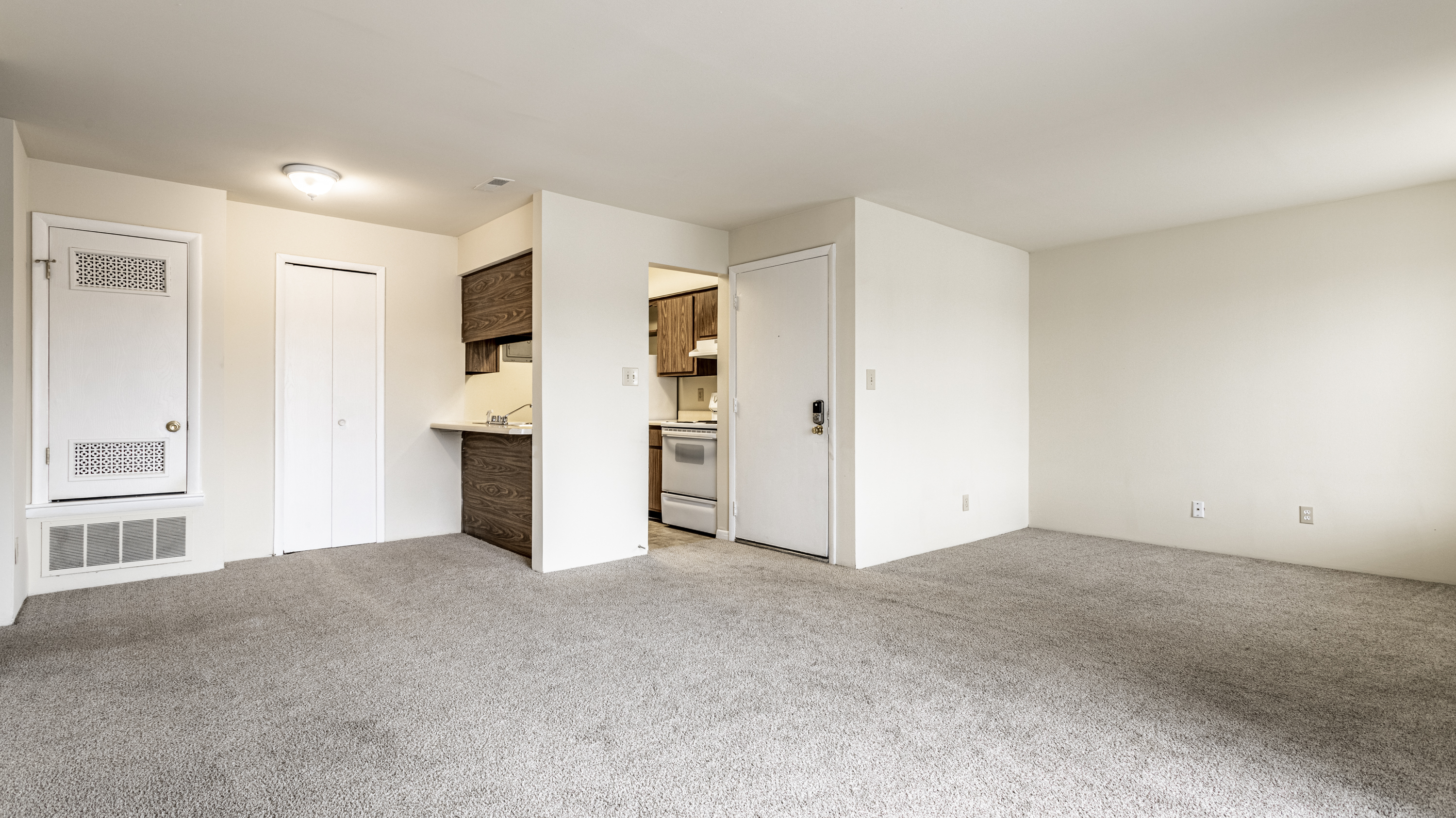 Scarborough Lake Apartments 4 of 12