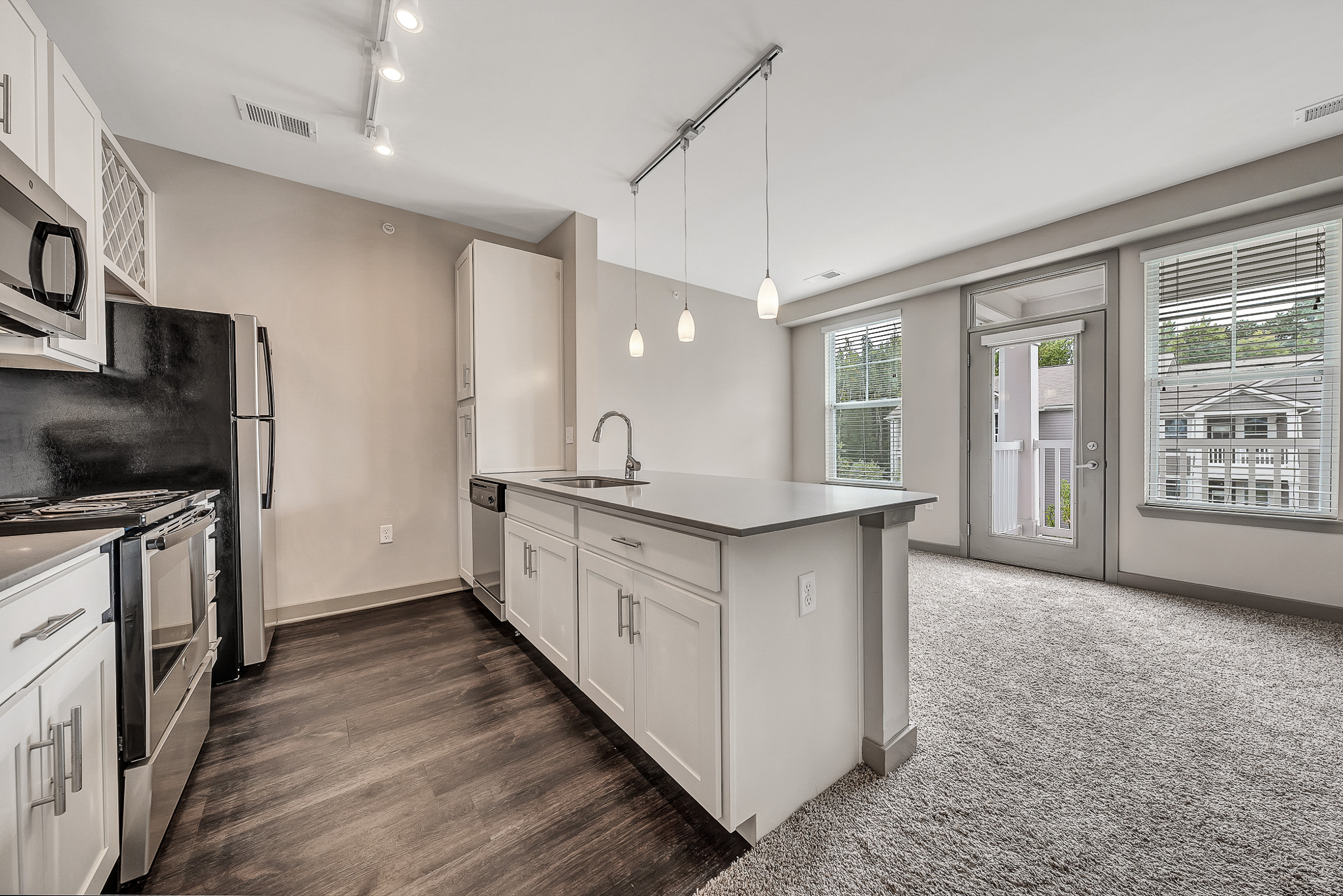 River Crossing Apartments 5 of 12