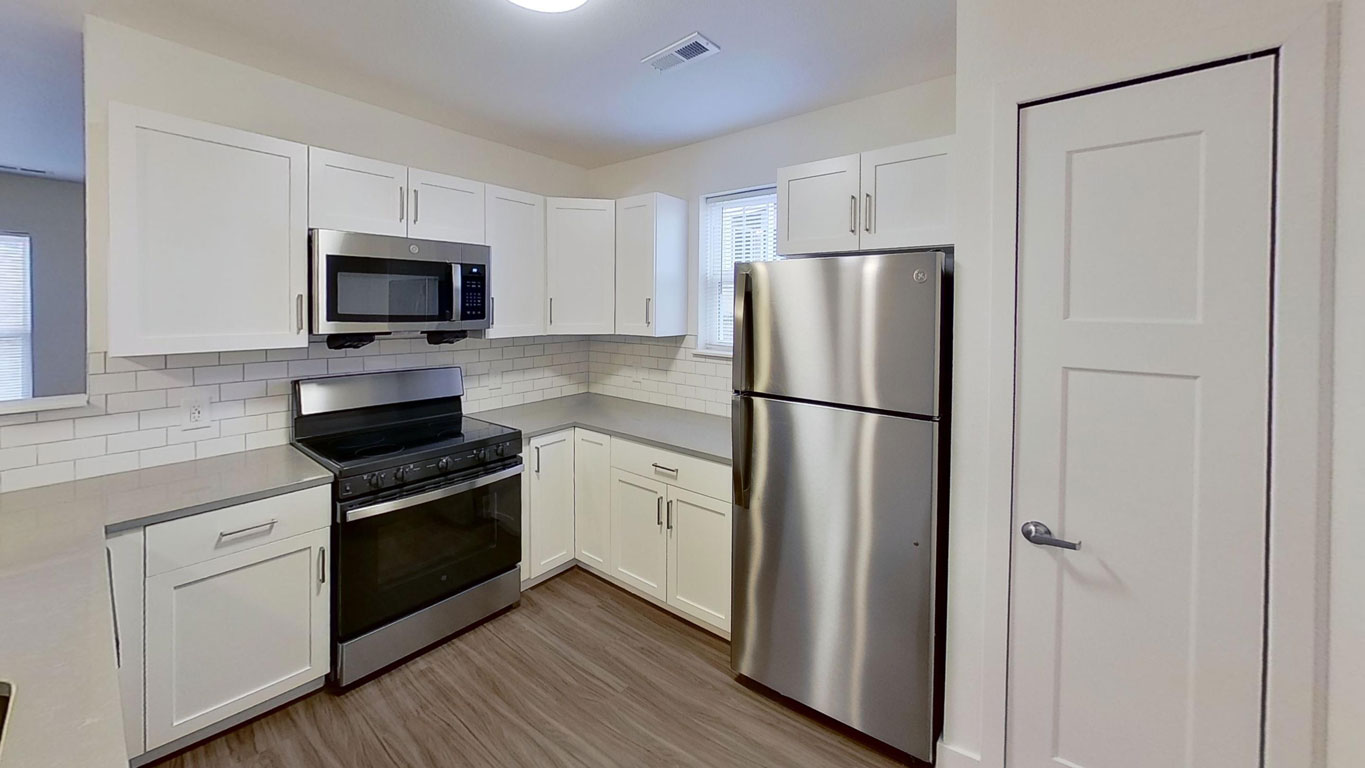 Signature Pointe Apartment Homes 2 of 12