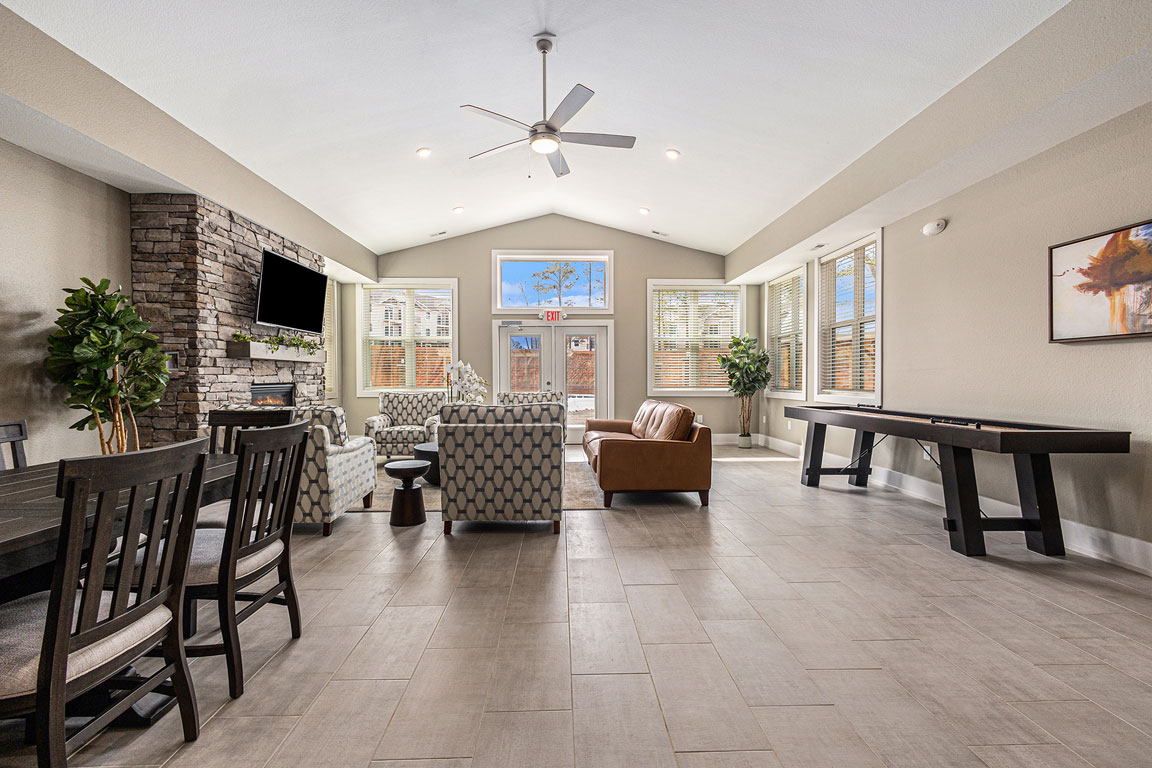 Signature Pointe Apartment Homes 5 of 12
