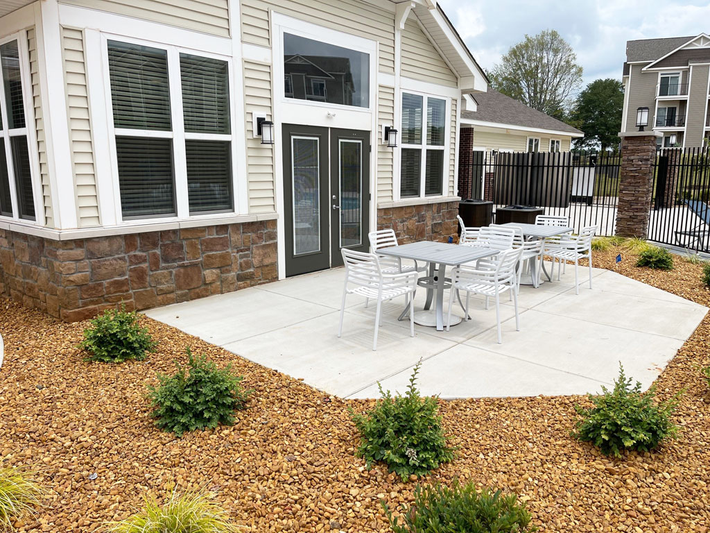 Grill area at Signature Pointe Apartment Homes (3 of 3)
