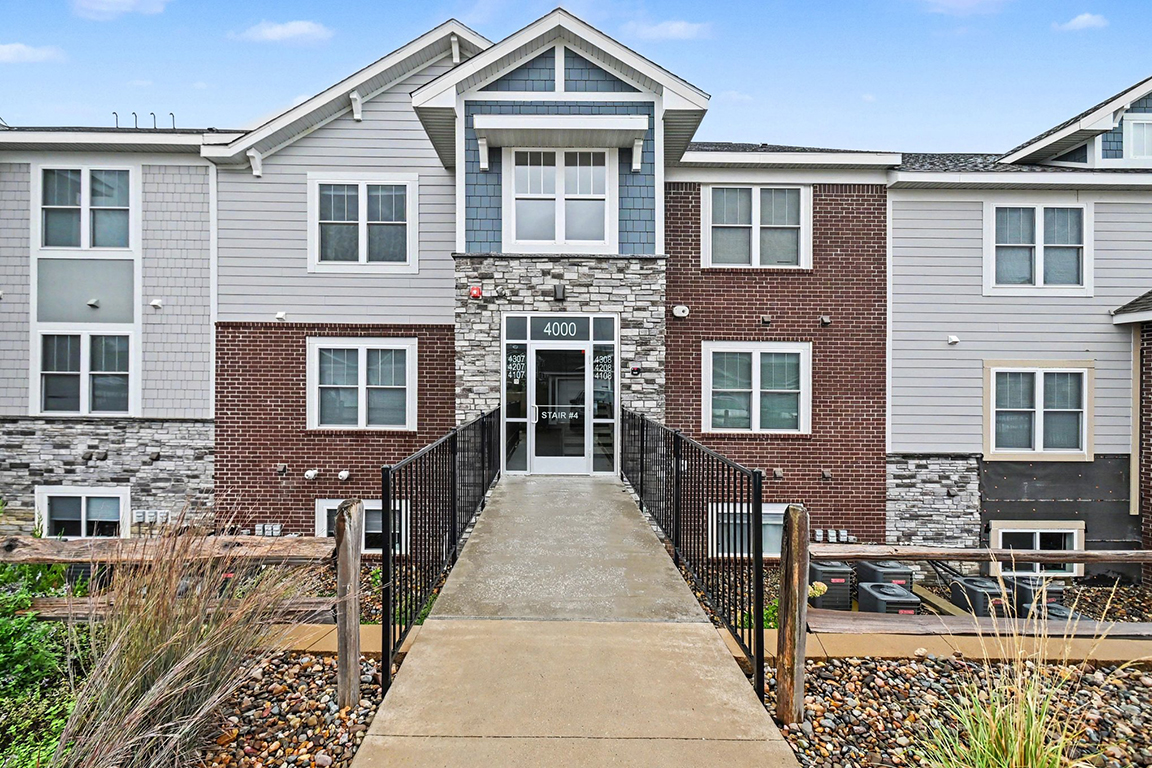 Strathmore Apartment Homes 69 of 76