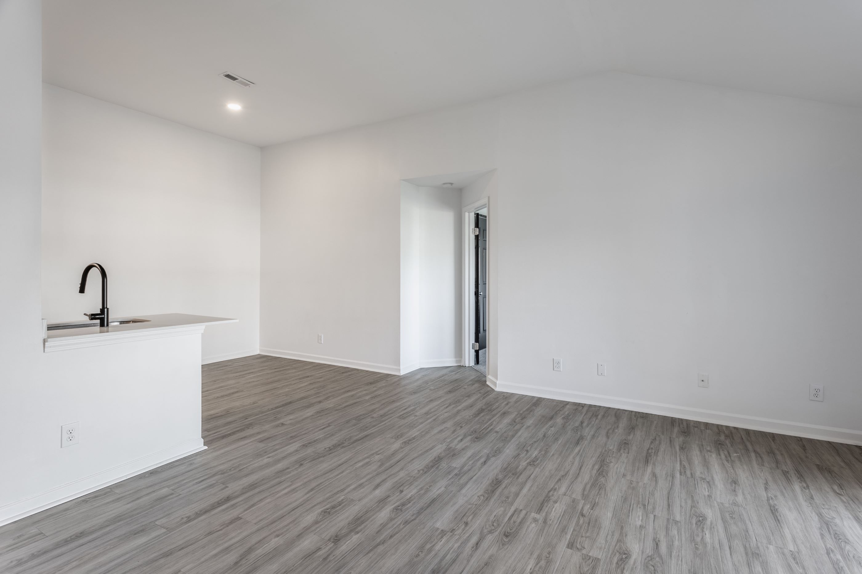 Sundance Apartments 5 of 12