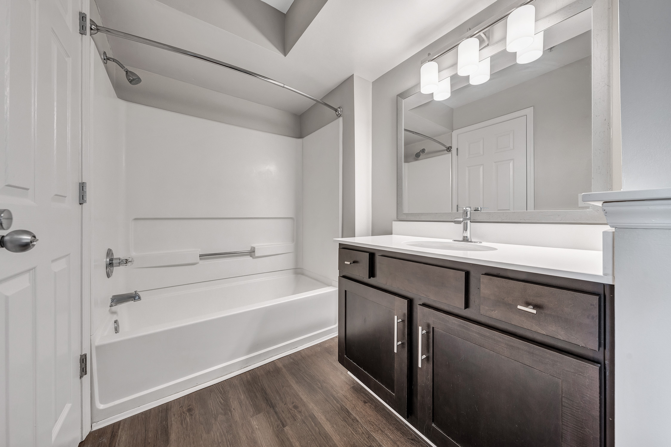 Sunscape Apartments 18 of 57