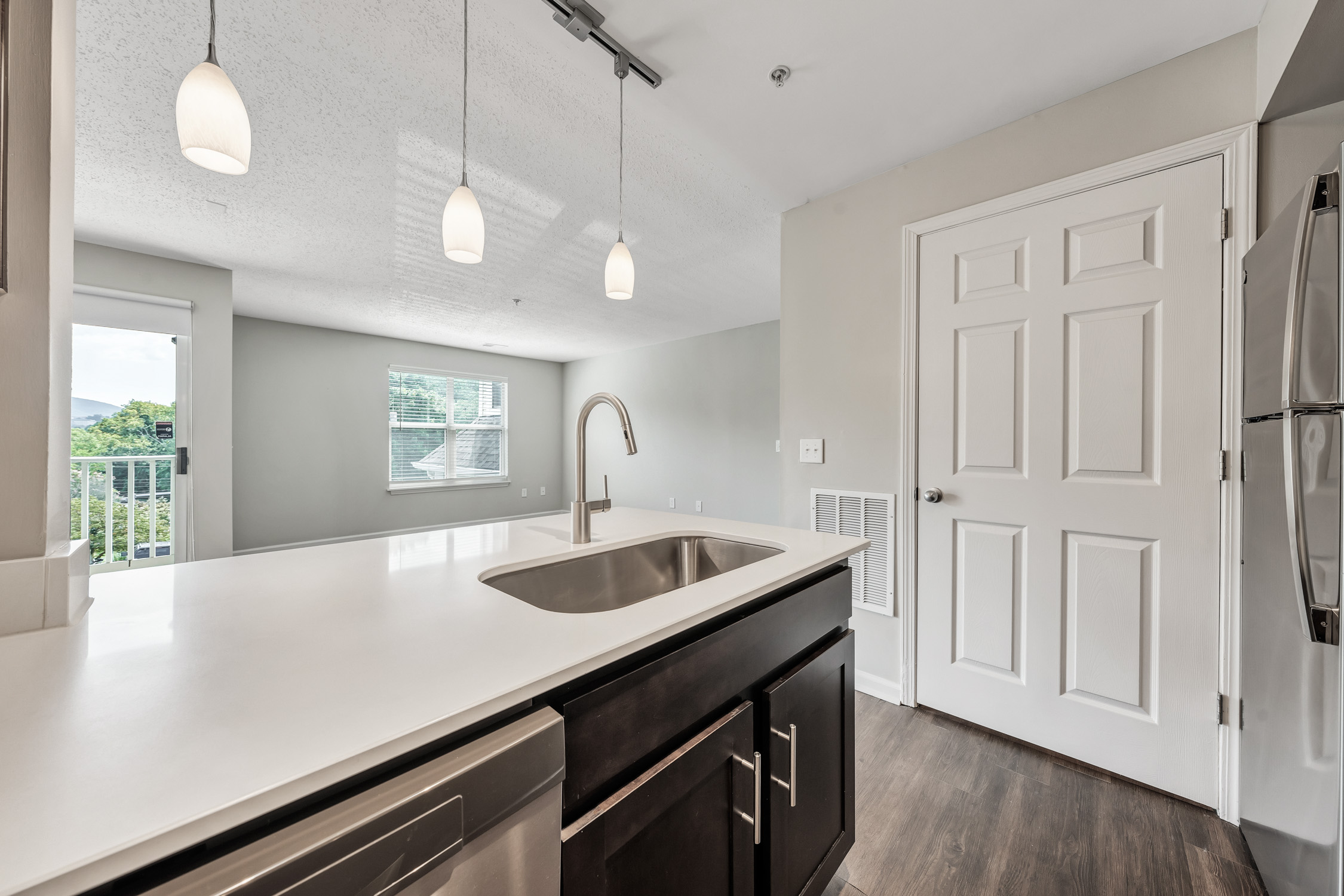 Sunscape Apartments 9 of 12