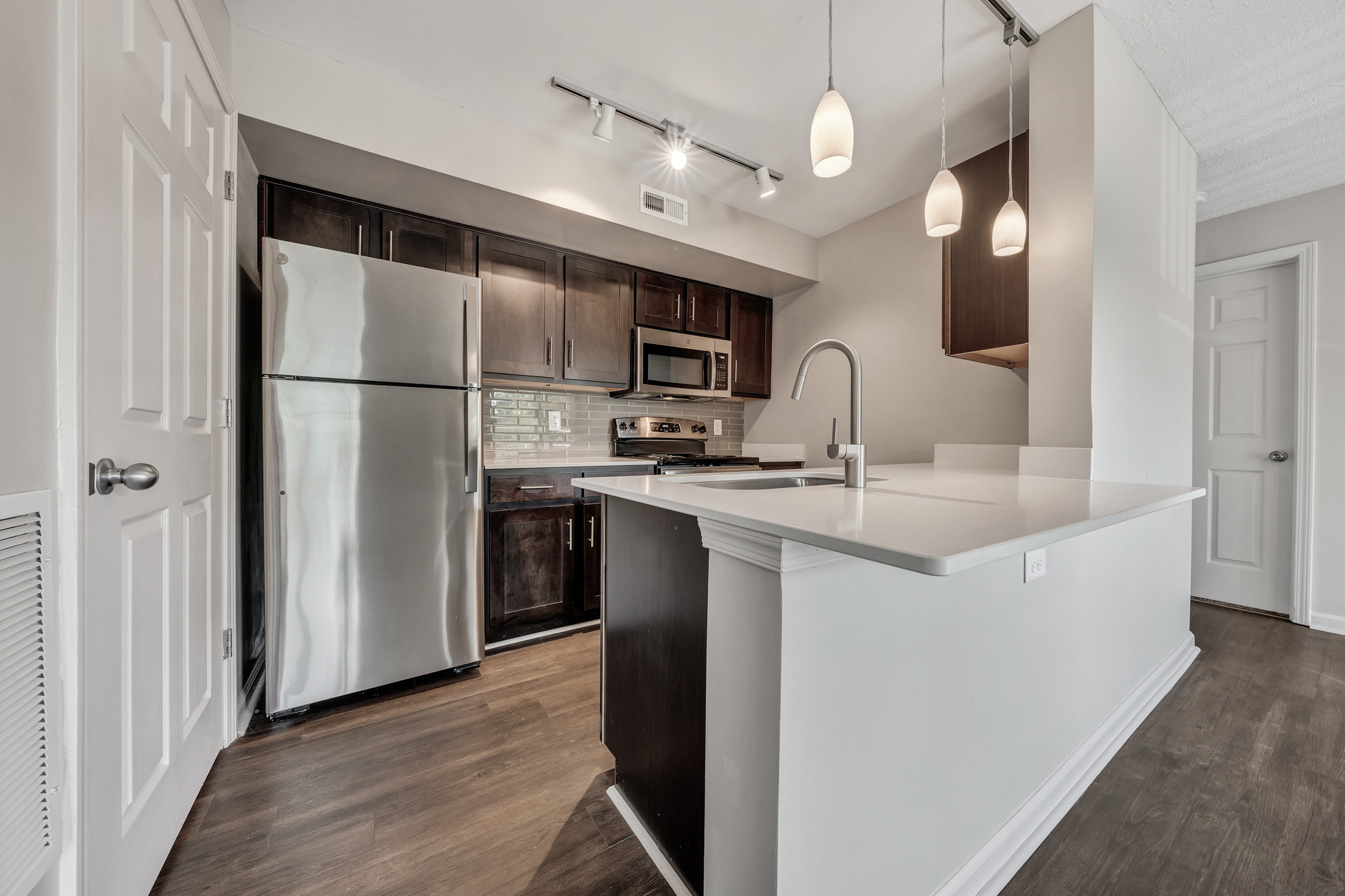 Sunscape Apartments 7 of 12
