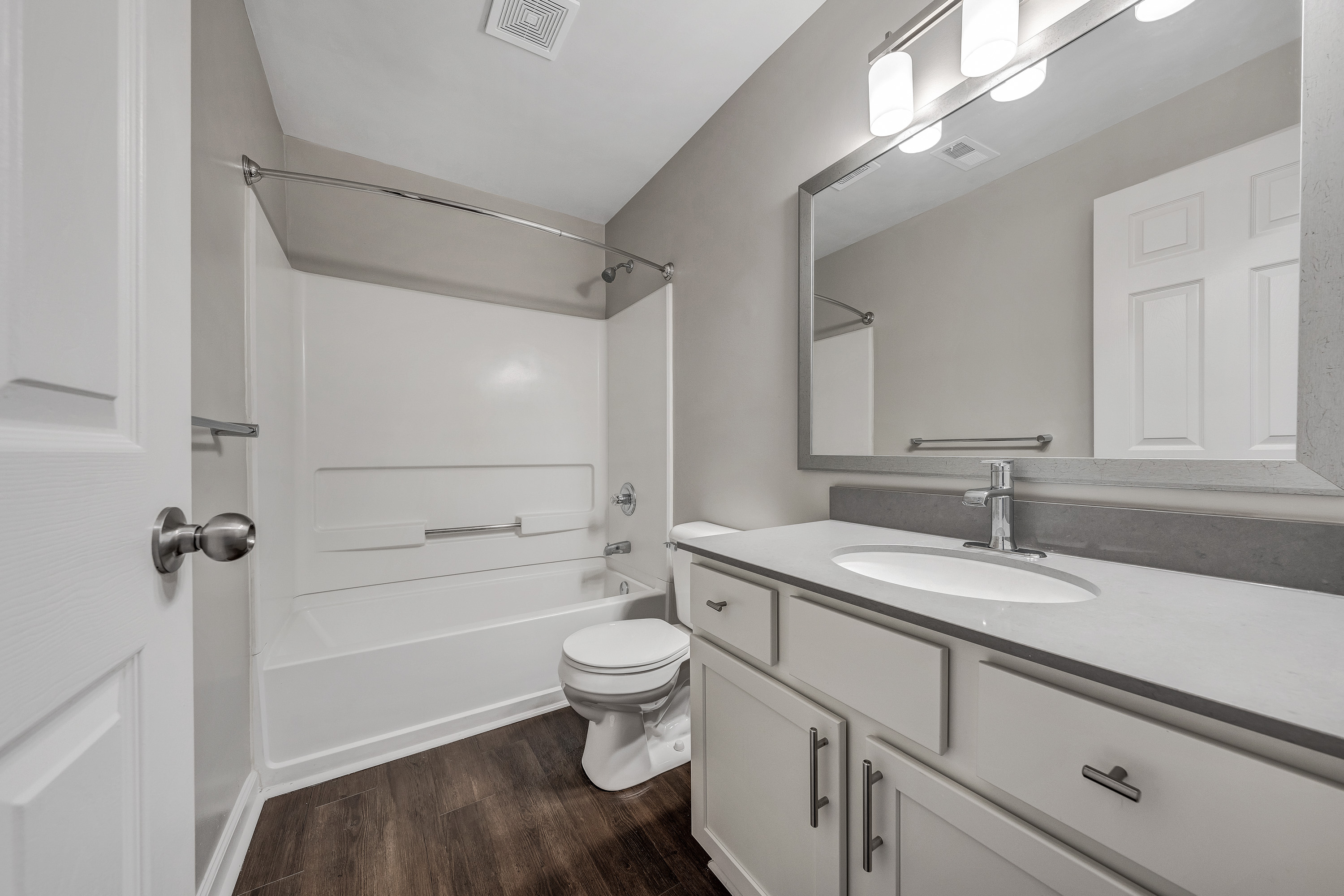 Sunscape Apartments 34 of 57