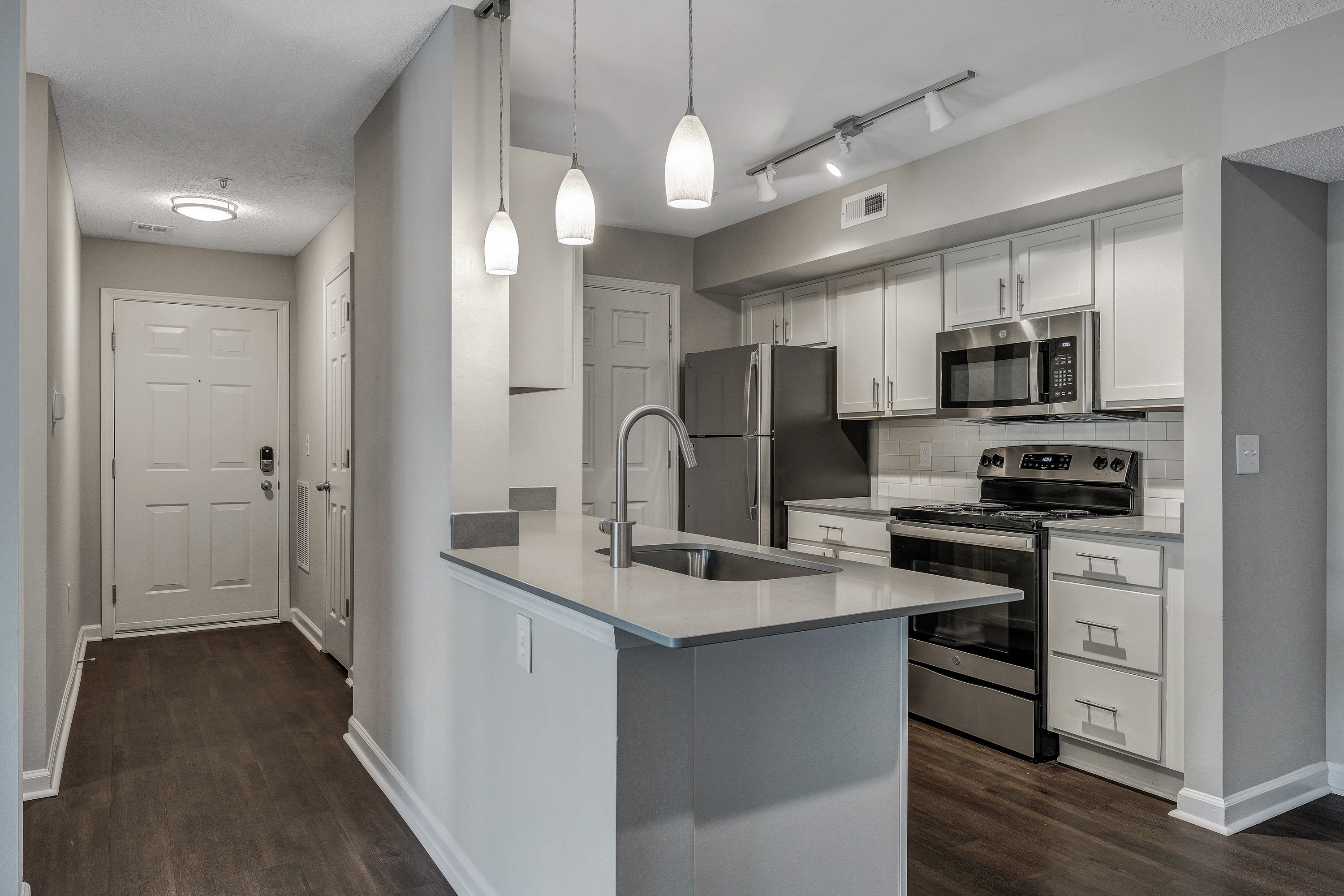 Sunscape Apartments 26 of 57