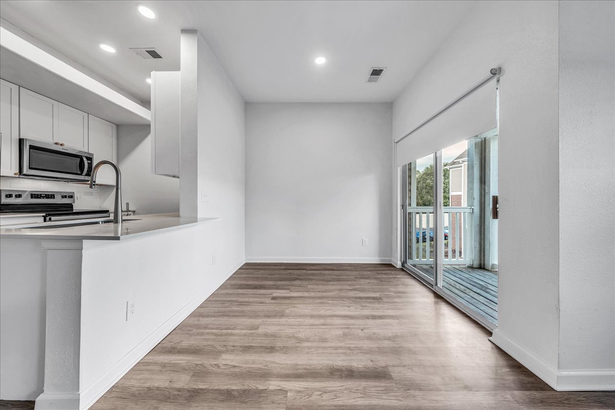 The Vinings Apartments 7 of 12