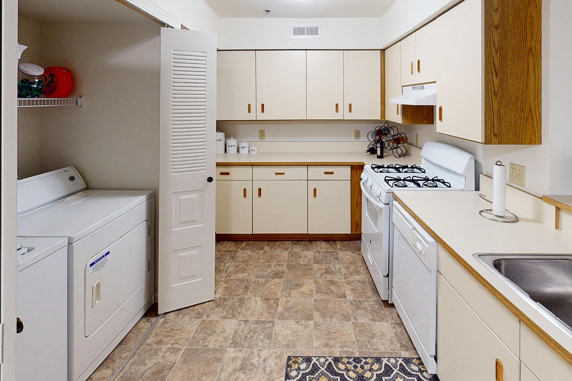 Tracy Creek Apartment Homes 2 of 12