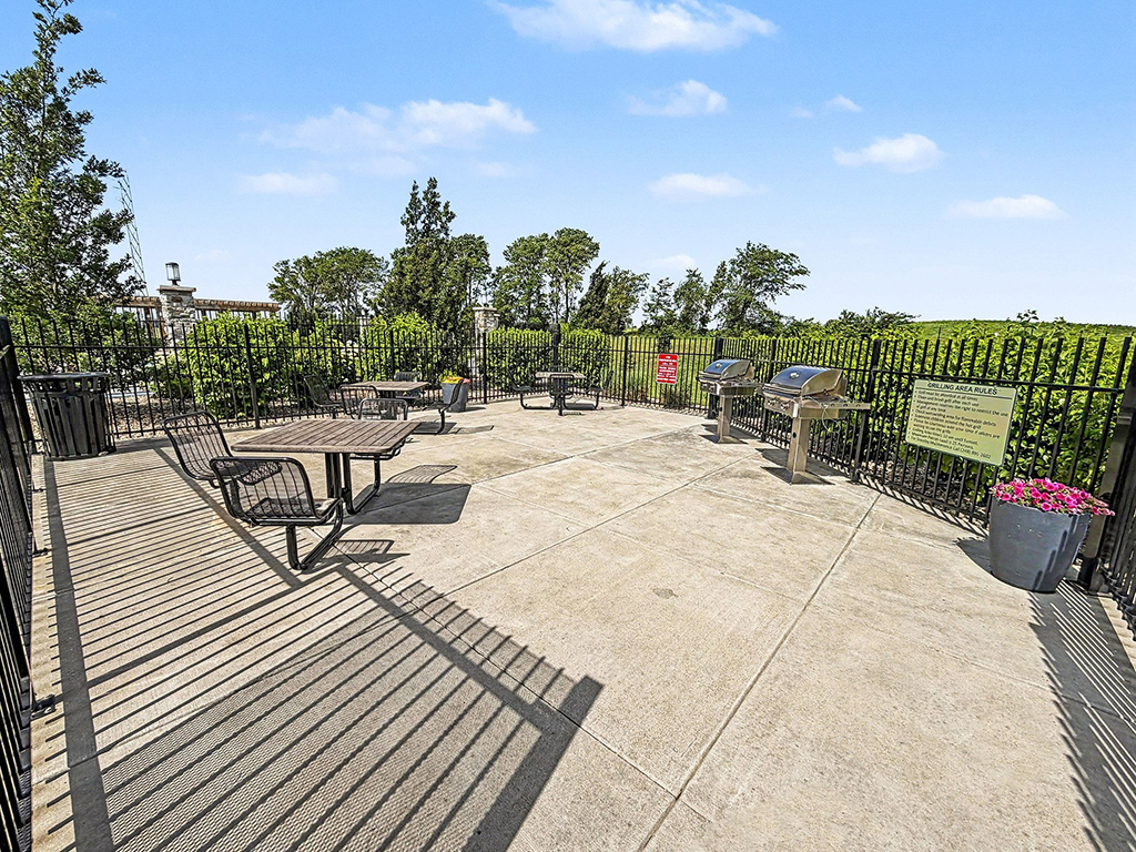 Grill area at Trade Winds Apartment Homes