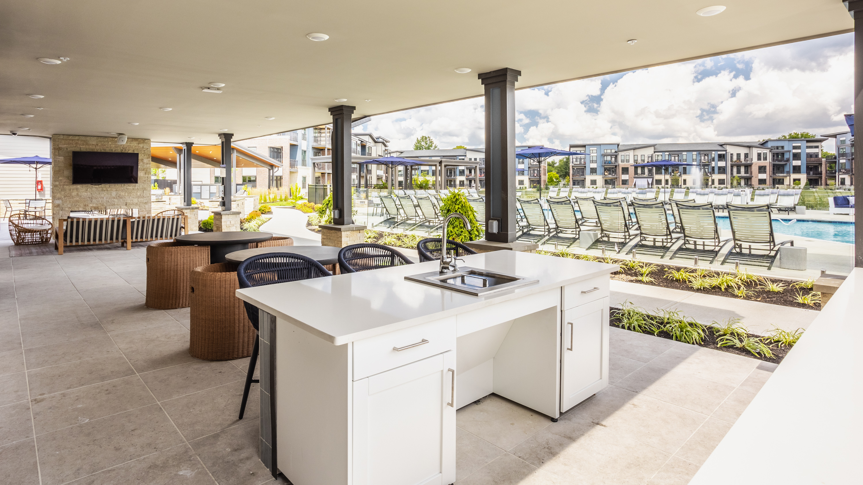 Grill area at Upper Vue Flats (7 of 7)