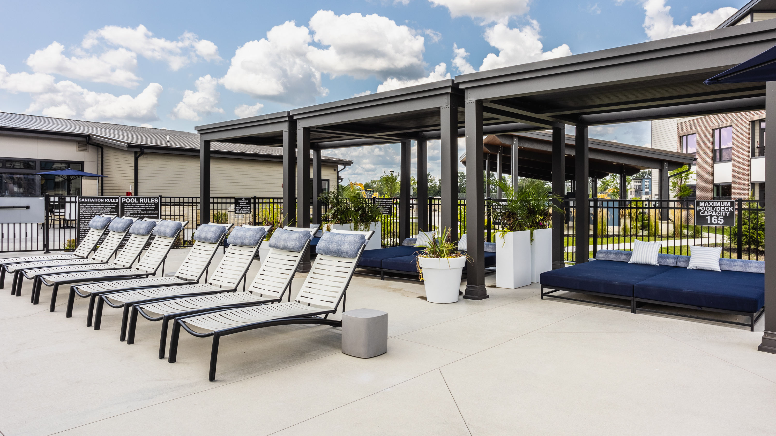 Grill area at Upper Vue Flats (1 of 7)