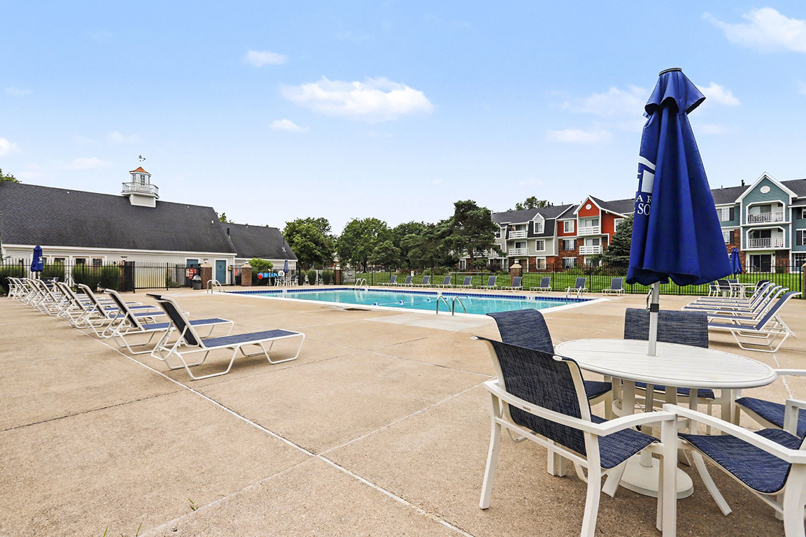Pool at Walnut Trail Apartments (2 of 4)