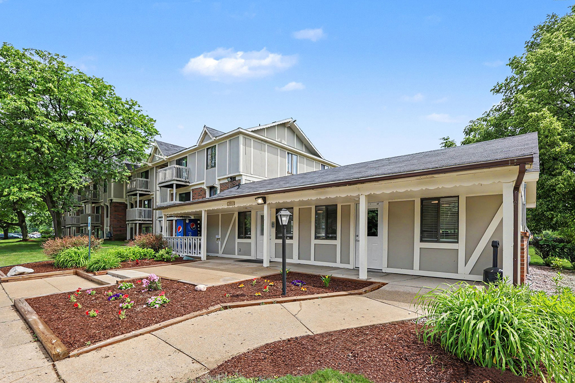 Lobby at Waverly Park Apartments