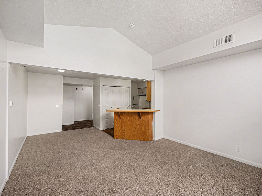 West Hampton Park Apartment Homes 11 of 12