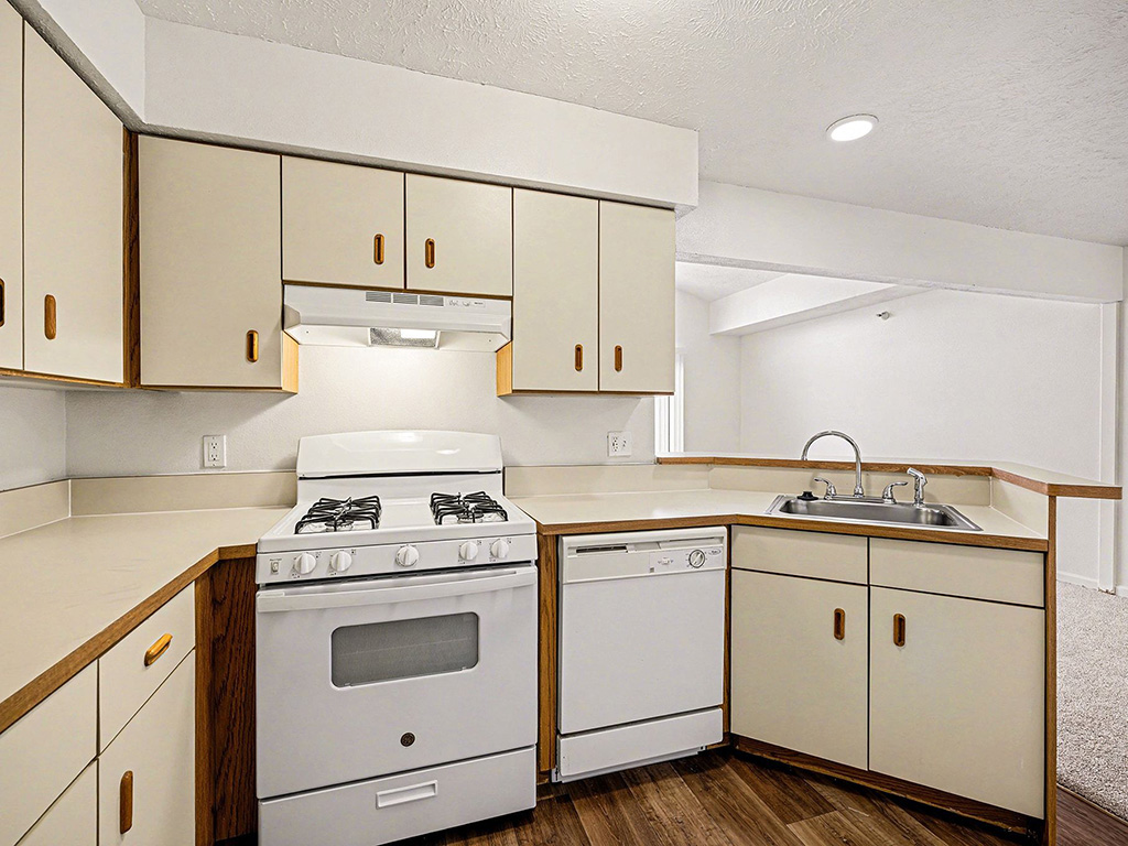 West Hampton Park Apartment Homes 12 of 12