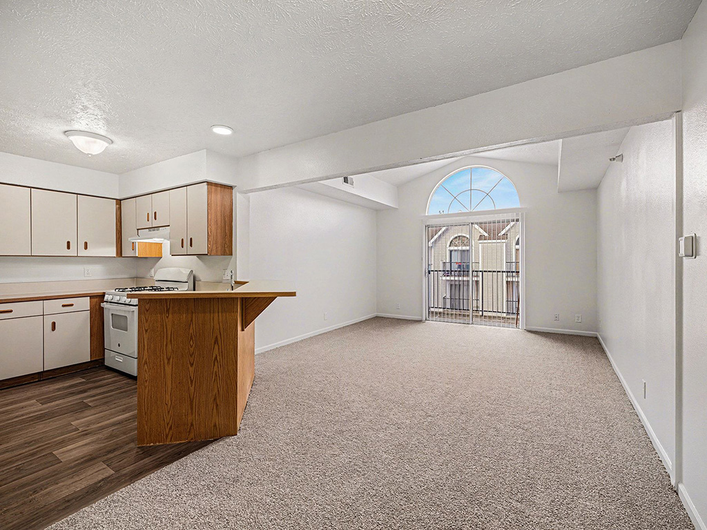 West Hampton Park Apartment Homes 9 of 12