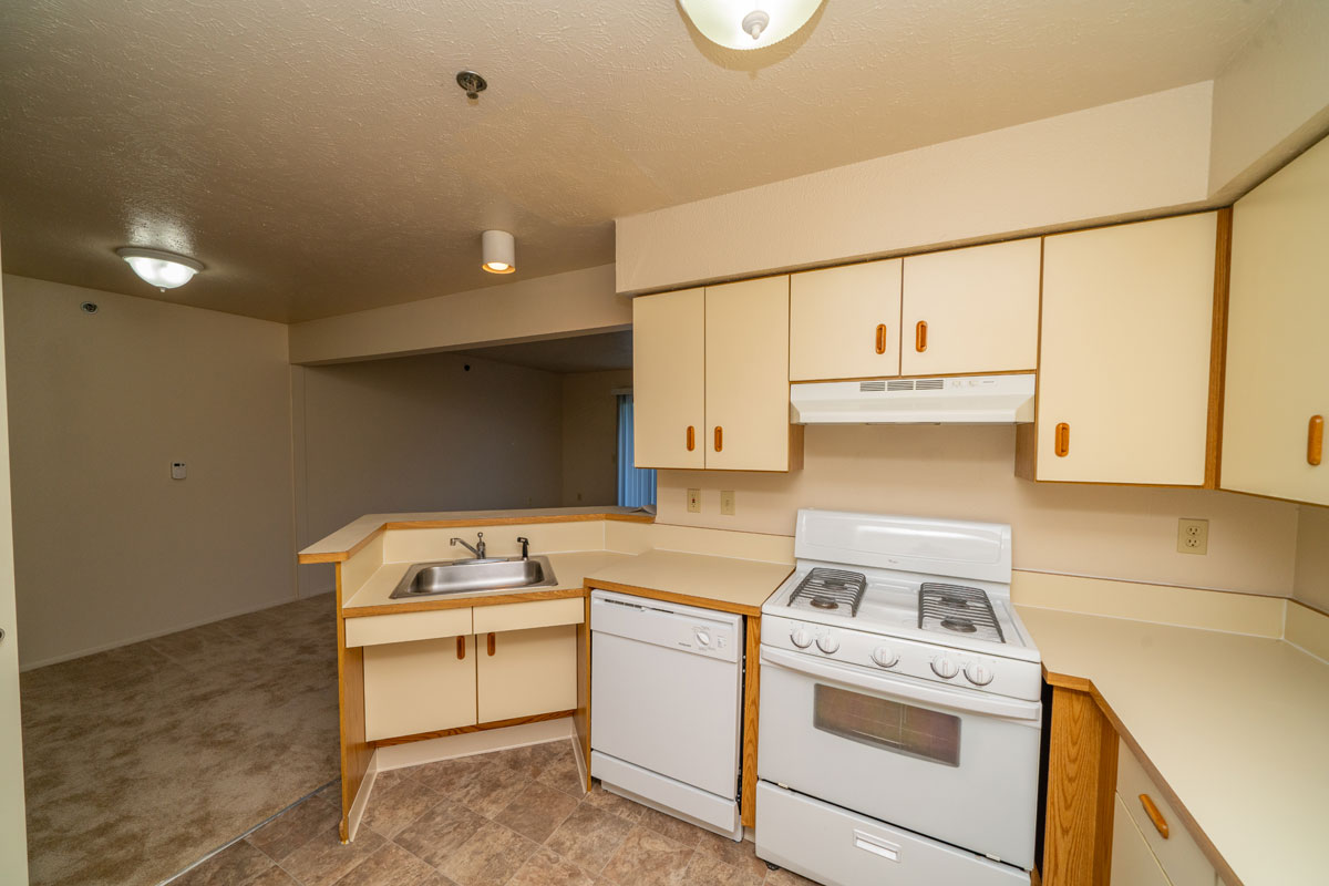 Windmill Lakes Apartments 2 of 12