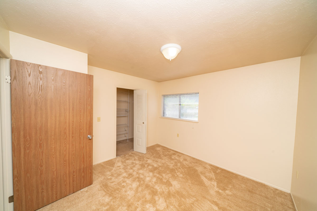Windmill Lakes Apartments 11 of 12