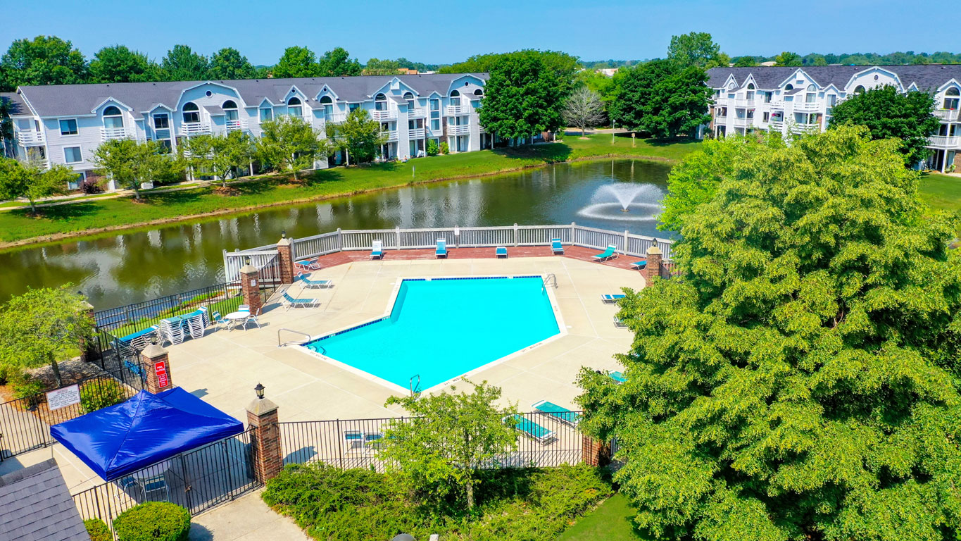 Pool at Windmill Lakes Apartments (1 of 2)
